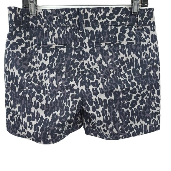 Isaac Mizrahi Women Tailored Shorts NEW 5" Inseam Black Animal Print Stretch - Picture 9 of 9